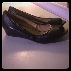 Naturalizer Contrast Black Peep-toe Wedges